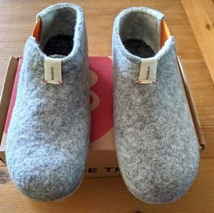 New Baabuk Yves slipper size 37